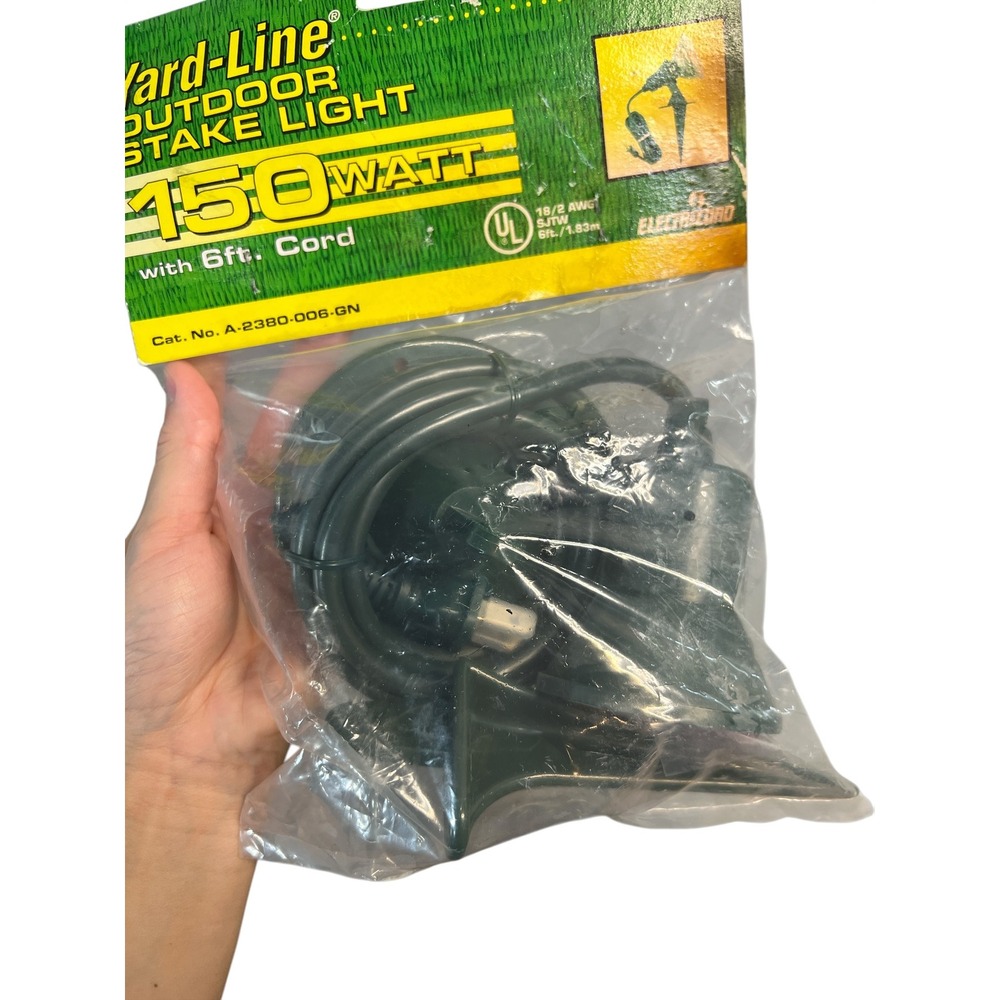Yard-Line Outdoor Stake Light 150 Watt with 6ft Cord New in Package